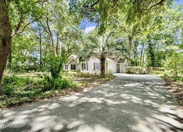 Property at 663 Sams Point Rd, Beaufort, SC 29907, 3 beds, 2 baths