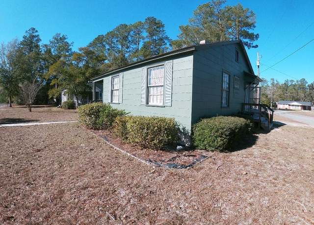 Property at 400 Schley St, Hampton, SC 29924, 2 beds, 1 bath