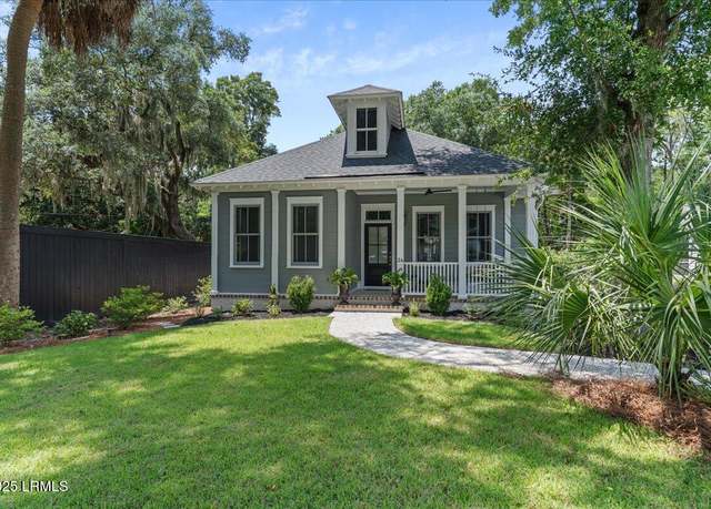 Property at 24 Botany Dr, Beaufort, SC 29907, 3 beds, 2 baths