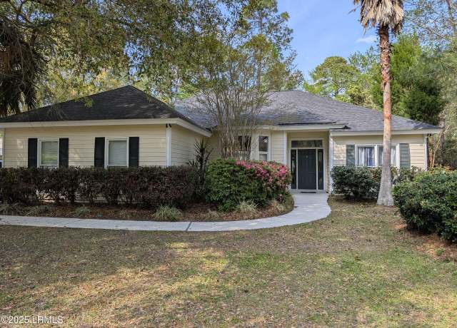 Property at 39 Fernlakes Dr, Bluffton, SC 29910, 3 beds, 2 baths
