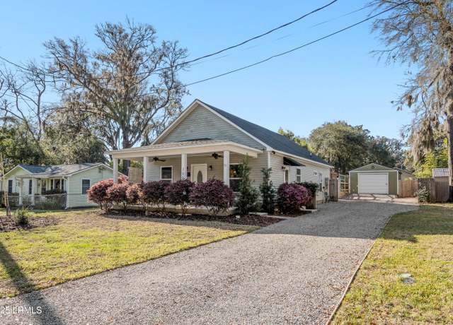Property at 1806 Oconnell St, Beaufort, SC 29902, 3 beds, 2 baths