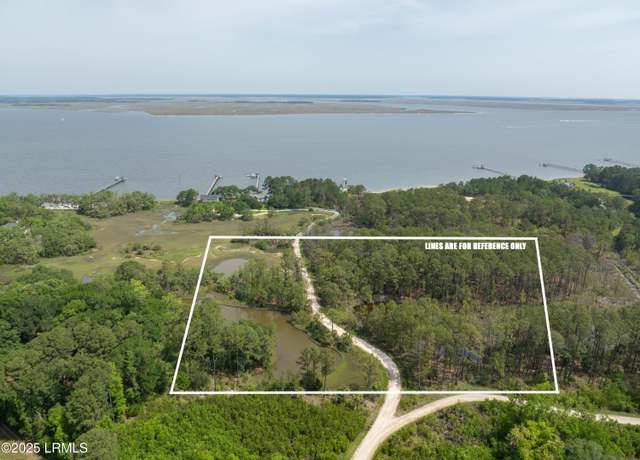 Property at 12 Piney Ln, Beaufort, SC 29907