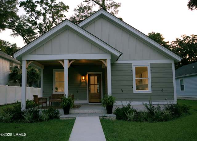 Property at 2017 Lafayette St, Beaufort, SC 29902, 3 beds, 2 baths