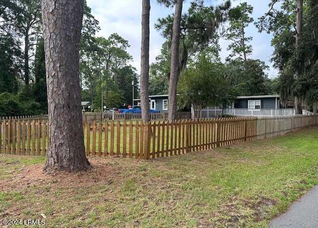 Property at 2103 Wilson Dr, Beaufort, SC 29902, 1 bed, 1 bath