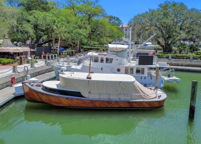Property at 13 Harbour Town Yacht Clb, Hilton Head Island, SC 29928