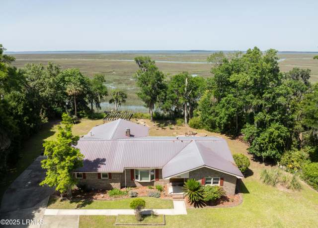 Property at 992 Broad River Dr, Beaufort, SC 29906, 3 beds, 2 baths