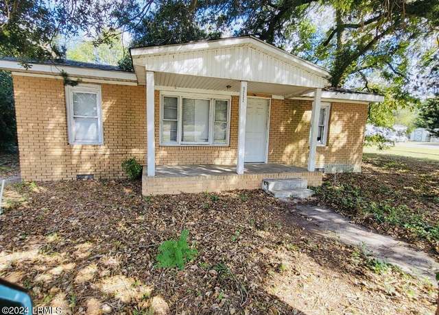 Property at 1237 Railroad Ave, Allendale, SC 29810, 3 beds, 2 baths