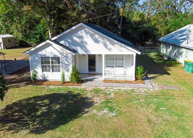 Property at 124 Hagin Dr, Ridgeland, SC 29936, 3 beds, 2 baths