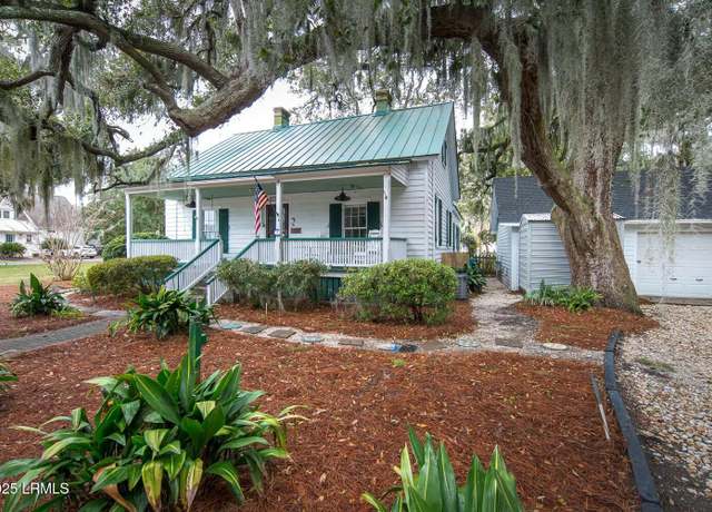 Property at 1003 London Ave, Port Royal, SC 29902, 4 beds, 3.5 baths