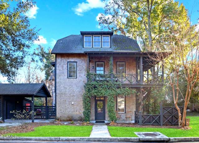 Property at 401 Coquinas Ln, Beaufort, SC 29906, 3 beds, 2.5 baths