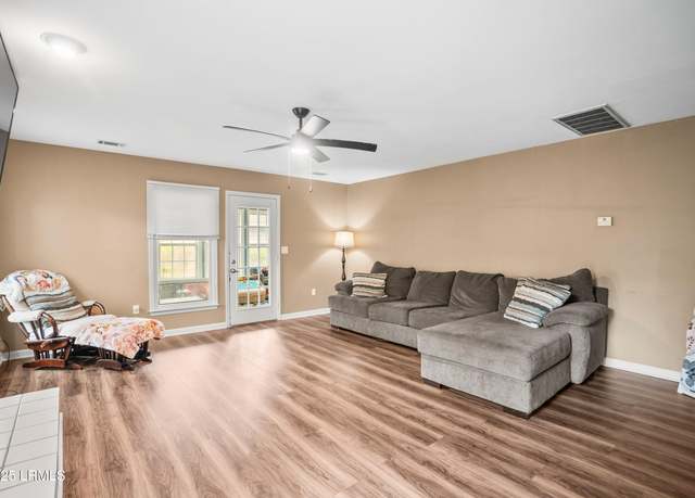 Property at 2605 Joshua Cir, Beaufort, SC 29902, 3 beds, 2 baths