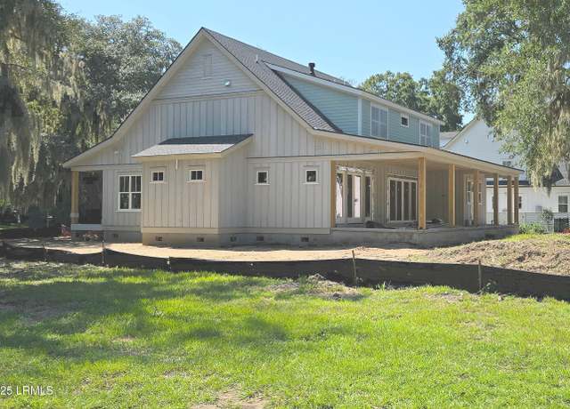 Property at 63 Woodland Ridge Cir, Beaufort, SC 29907, 4 beds, 2.5 baths