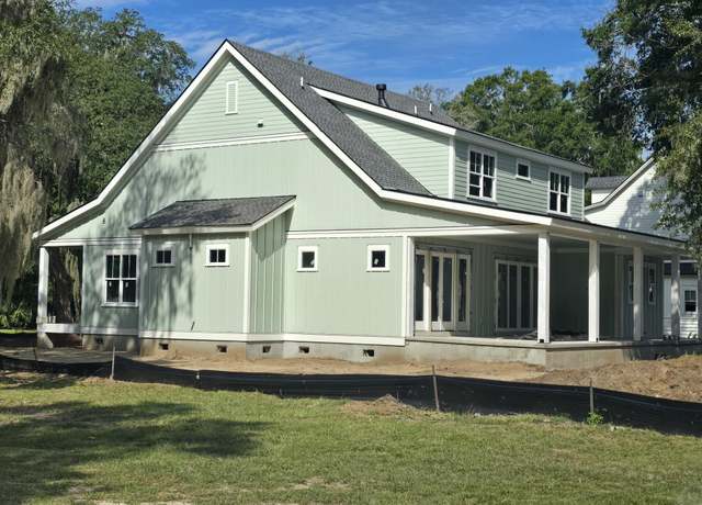 Property at 63 Woodland Ridge Cir, Beaufort, SC 29907, 4 beds, 2.5 baths