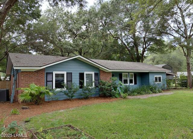 Property at 35 Mystic Cir, Beaufort, SC 29902, 4 beds, 1.5 baths
