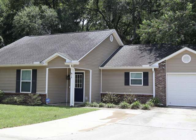 Property at 18 Brindlewood Dr, Beaufort, SC 29907, 4 beds, 2 baths