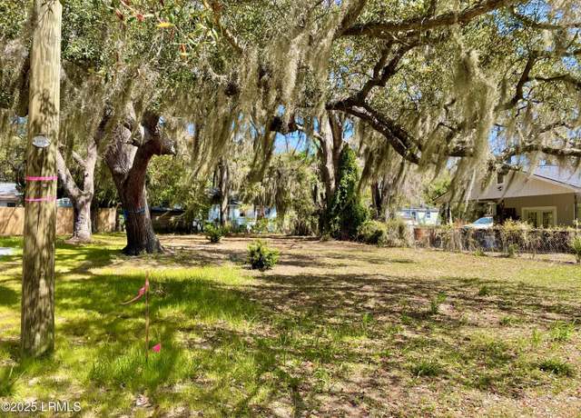 Property at 1103 Emmons St, Beaufort, SC 29902
