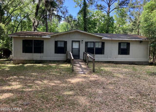 Property at 84 Alston Rd, Beaufort, SC 29907, 3 beds, 2 baths