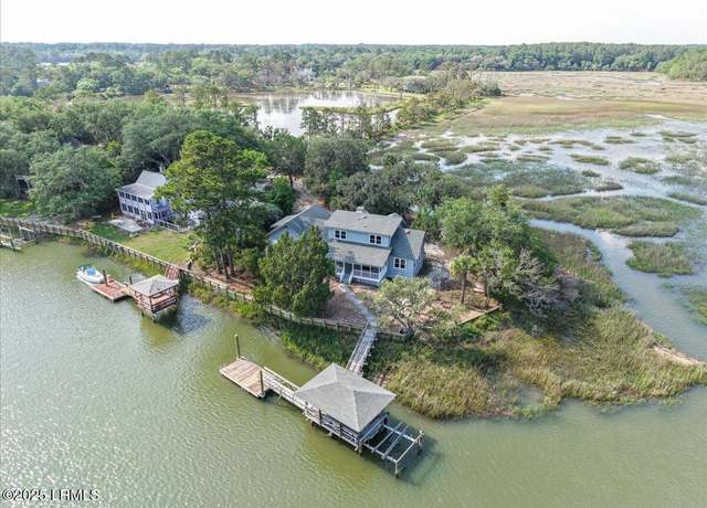 Property at 10 Broomfield Ln, Beaufort, SC 29907, 4 beds, 3 baths