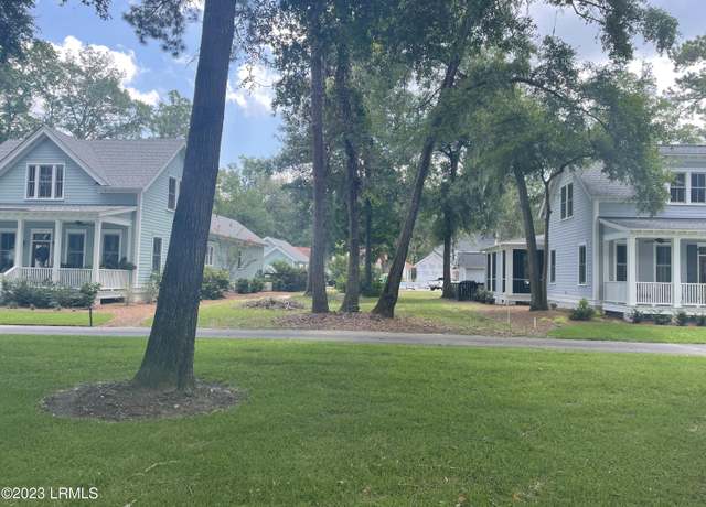 Property at 3 Tomlow Trce, Beaufort, SC 29906