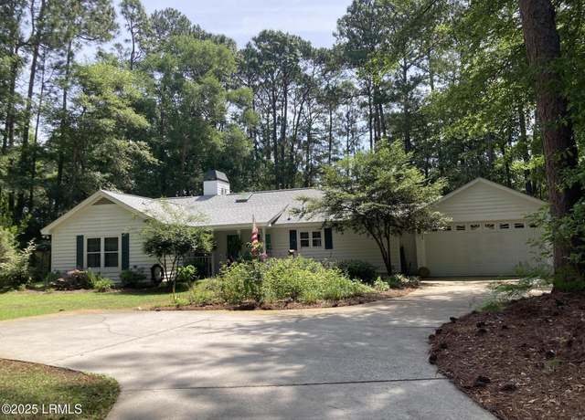 Property at 34 Thomas Sumter St, Beaufort, SC 29907, 3 beds, 2 baths