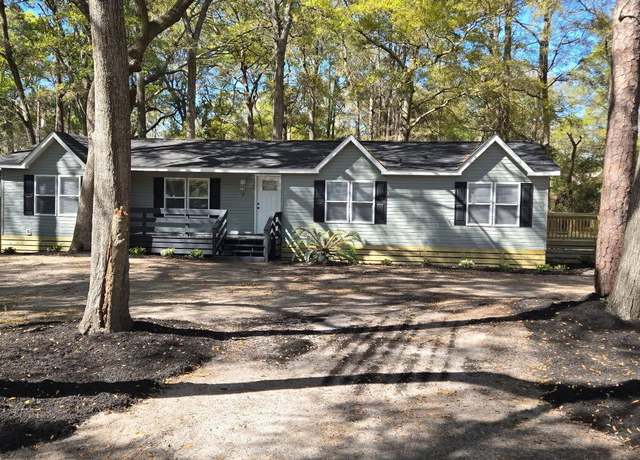 Property at 7 Miller Dr W, Beaufort, SC 29907, 4 beds, 2 baths