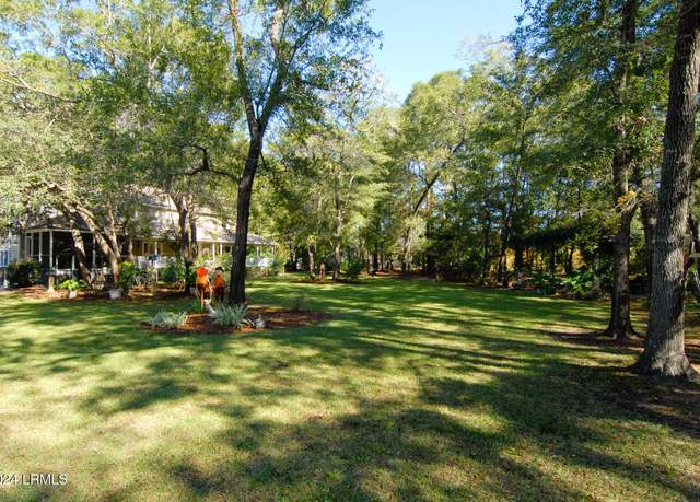 Property at 7 Flycatcher Ln, Beaufort, SC 29907, 5 beds, 3 baths