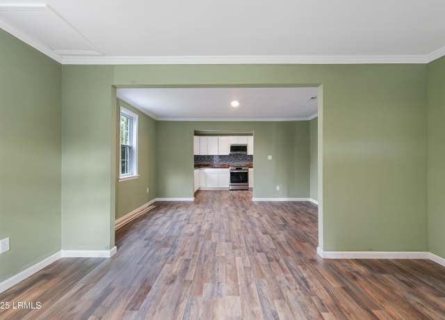 Property at 105 Freeman St, Hampton, SC 29924, 3 beds, 2 baths