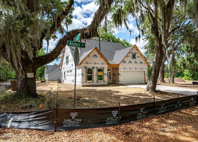 Property at 1 Alumni Rd, Beaufort, SC 29907, 3 beds, 3 baths