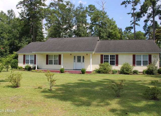 Property at 609 Ashley Dr, Hampton, SC 29924, 3 beds, 2 baths