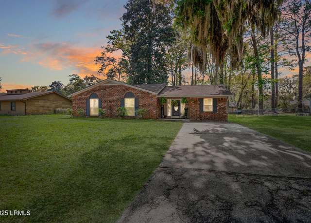Property at 3012 Magnolia St, Beaufort, SC 29906, 4 beds, 2 baths