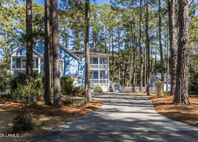 Property at 39 Downing Dr, Beaufort, SC 29907, 4 beds, 3 baths