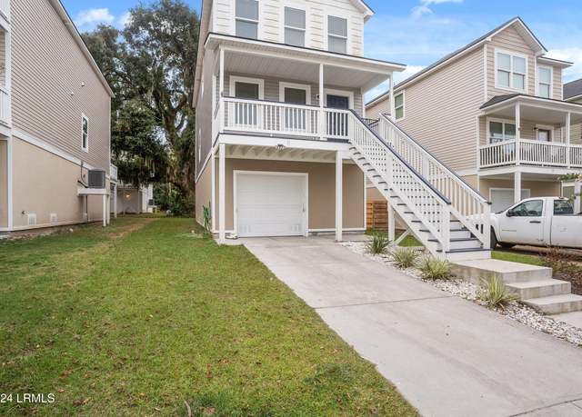 Property at 11 Island Breeze Ln, Beaufort, SC 29907, 3 beds, 2.5 baths