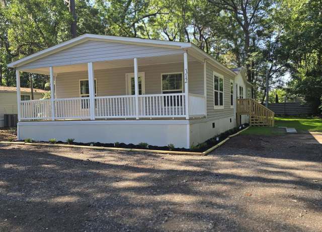 Property at 112 Winsor Rd, Beaufort, SC 29906, 3 beds, 2 baths