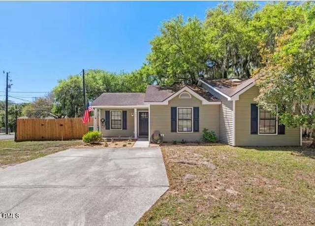 Property at 700 Old Shell Ct, Port Royal, SC 29935, 3 beds, 2 baths