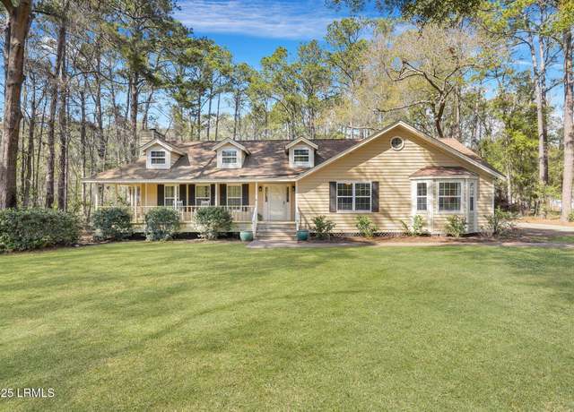Property at 611 Ashdale Dr, Beaufort, SC 29907, 3 beds, 2 baths