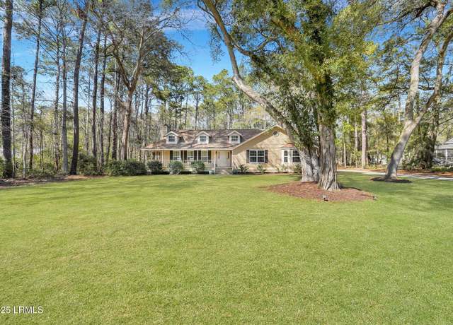 Property at 611 Ashdale Dr, Beaufort, SC 29907, 3 beds, 2 baths