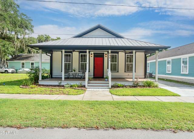 Property at 820 15th St, Port Royal, SC 29935, 2 beds, 2 baths