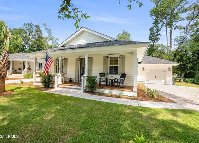 Property at 51 Ladys Walk, Beaufort, SC 29907, 3 beds, 2 baths