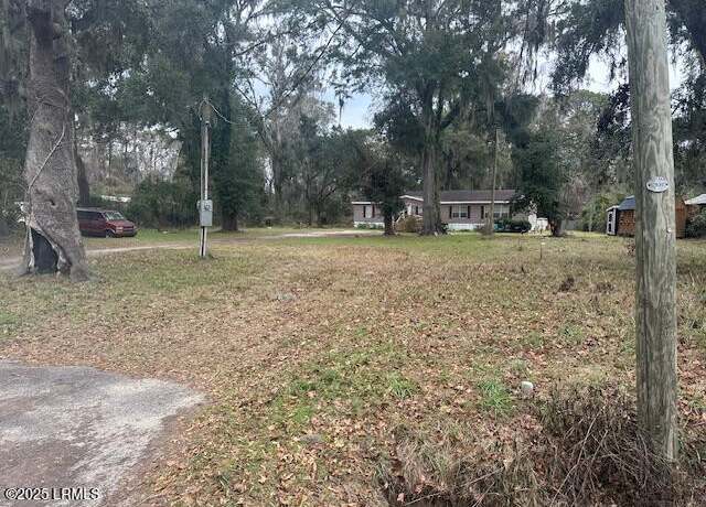 Property at 32 Glaze Dr, Beaufort, SC 29906