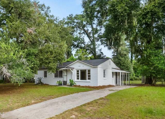 Property at 1807 Park Ave, Beaufort, SC 29902, 3 beds, 1 bath