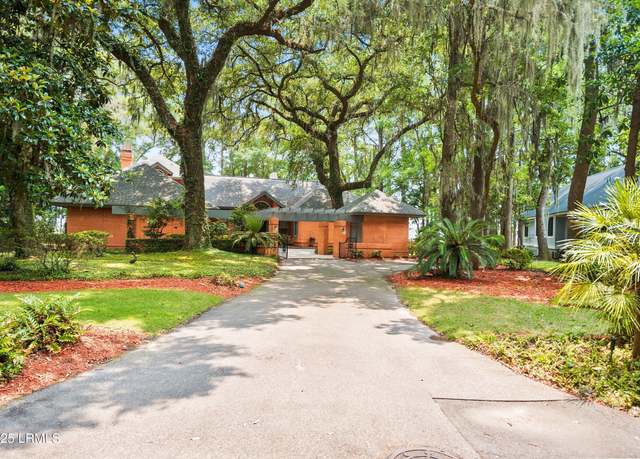 Property at 207 Odingsell Ct, St. Helena Island, SC 29920, 3 beds, 3.5 baths