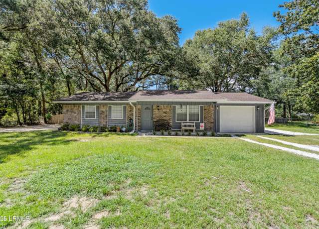 Property at 1 Country Manor Rd, Beaufort, SC 29906, 5 beds, 3 baths