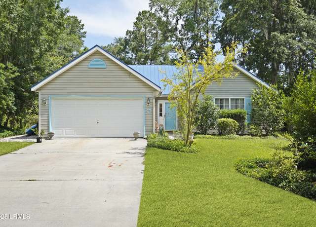 Property at 96 Baywood Dr, Bluffton, SC 29910, 3 beds, 2 baths