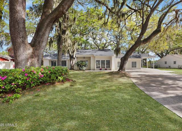 Property at 398 Broad River Dr, Beaufort, SC 29906, 3 beds, 2 baths
