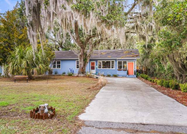 Property at 1117 Lafayette St, Beaufort, SC 29902, 3 beds, 2.5 baths