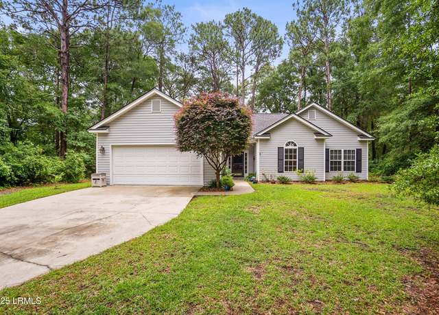 Property at 10 Woods Ln, Beaufort, SC 29907, 3 beds, 2 baths