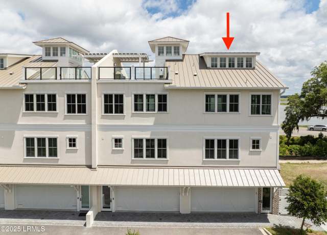Property at 112 Whitehall Dr, Beaufort, SC 29907, 3 beds, 3.5 baths