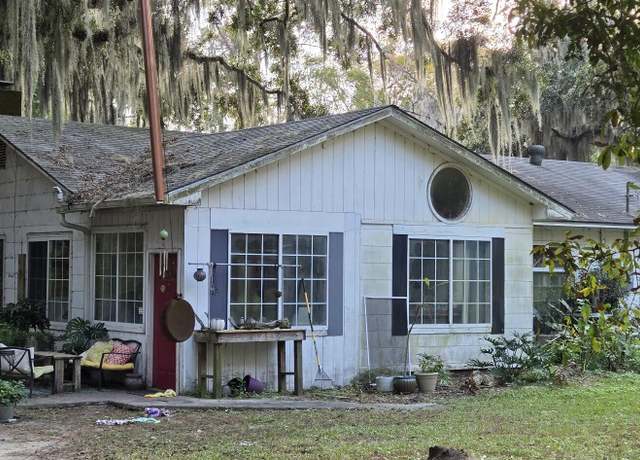 Property at 59 Old Salem Rd, Beaufort, SC 29902, 3 beds, 2 baths