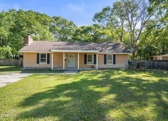 Property at 4392 Pinewood Cir, Beaufort, SC 29906, 3 beds, 2 baths