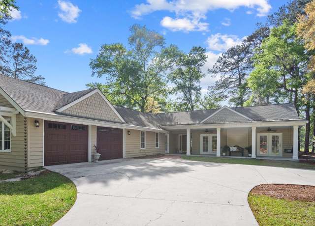 Property at 42 White Oaks Cir, Bluffton, SC 29910, 4 beds, 3.5 baths